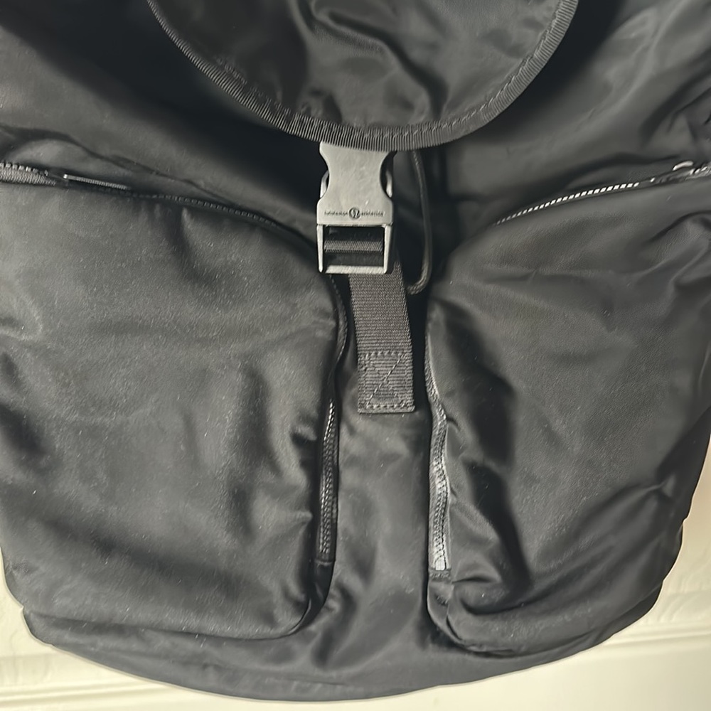 LULULEMON Backpack! 😎 - Picture 4 of 7